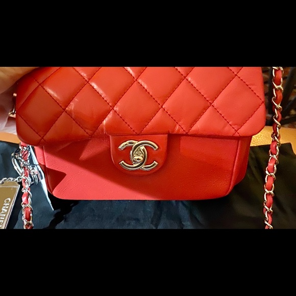 ❌SOLD❌RED CHANEL CAMERA BAG SHW CROSSBODY KEYCHAIN - Picture 12 of 15